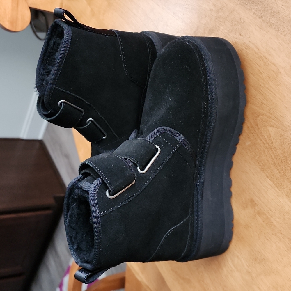 UGG Neumel Platform Boot